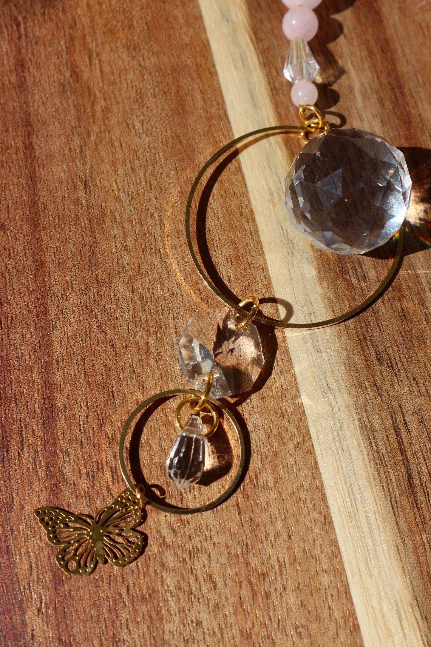 Rosalÿa — Suncatcher en quartz rose - Attrape soleil en pierres naturelles